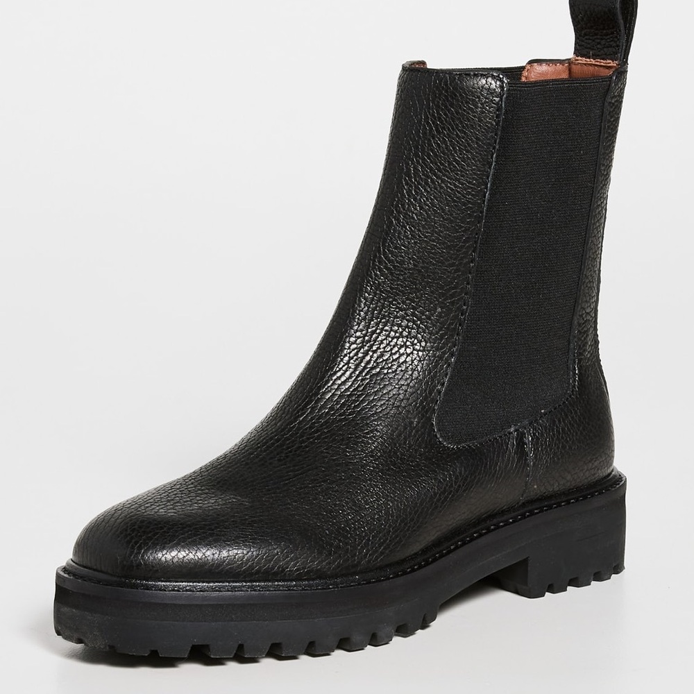 Reformation SIZE 6.5 Katerina Lug Sole Chelsea Boots